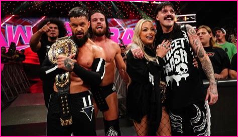 Does WWE star Finn Bálor have a wife?