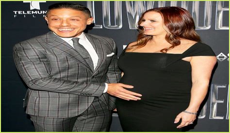 Theo Rossi Wife, Married, Divorce, Kids, Wife Pregnant, New Baby, Girlfriend, Net Worth
